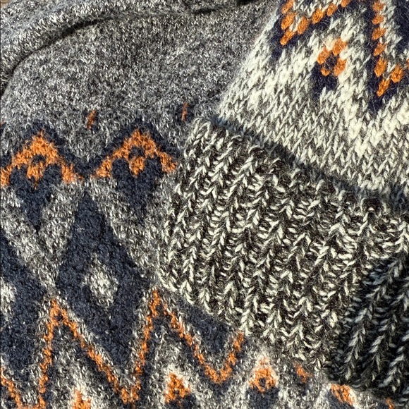 Boys fluffy sweater and matching hat - Picture 8 of 8